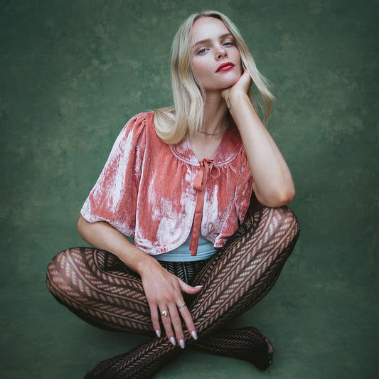 Flora cape in 100% silk velvet in coral pink