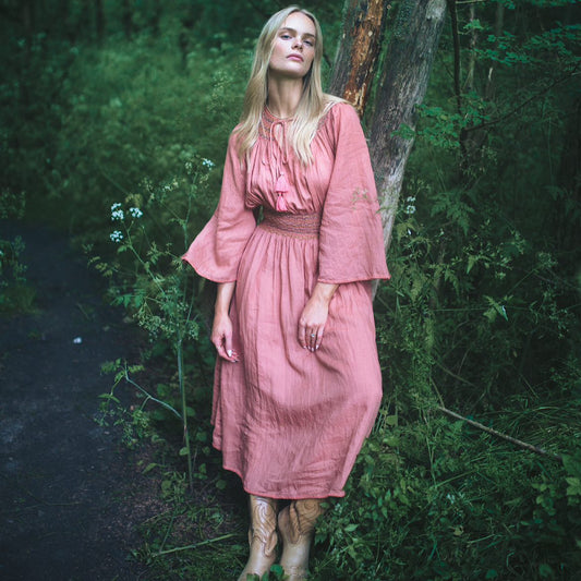 Layla dress in 100% linen.